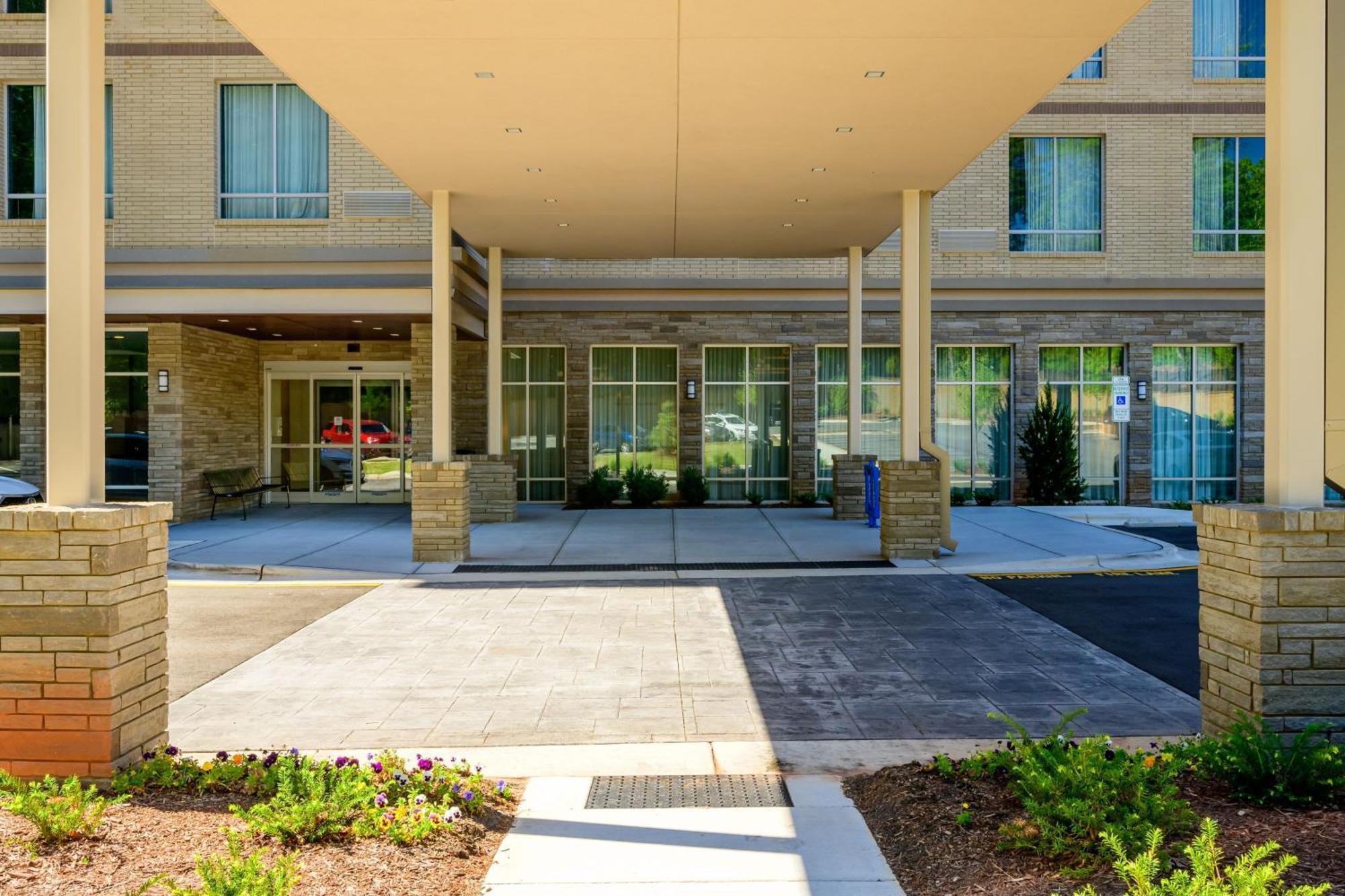 Courtyard By Marriott Raleigh Cary Crossroads Hotel ภายนอก รูปภาพ