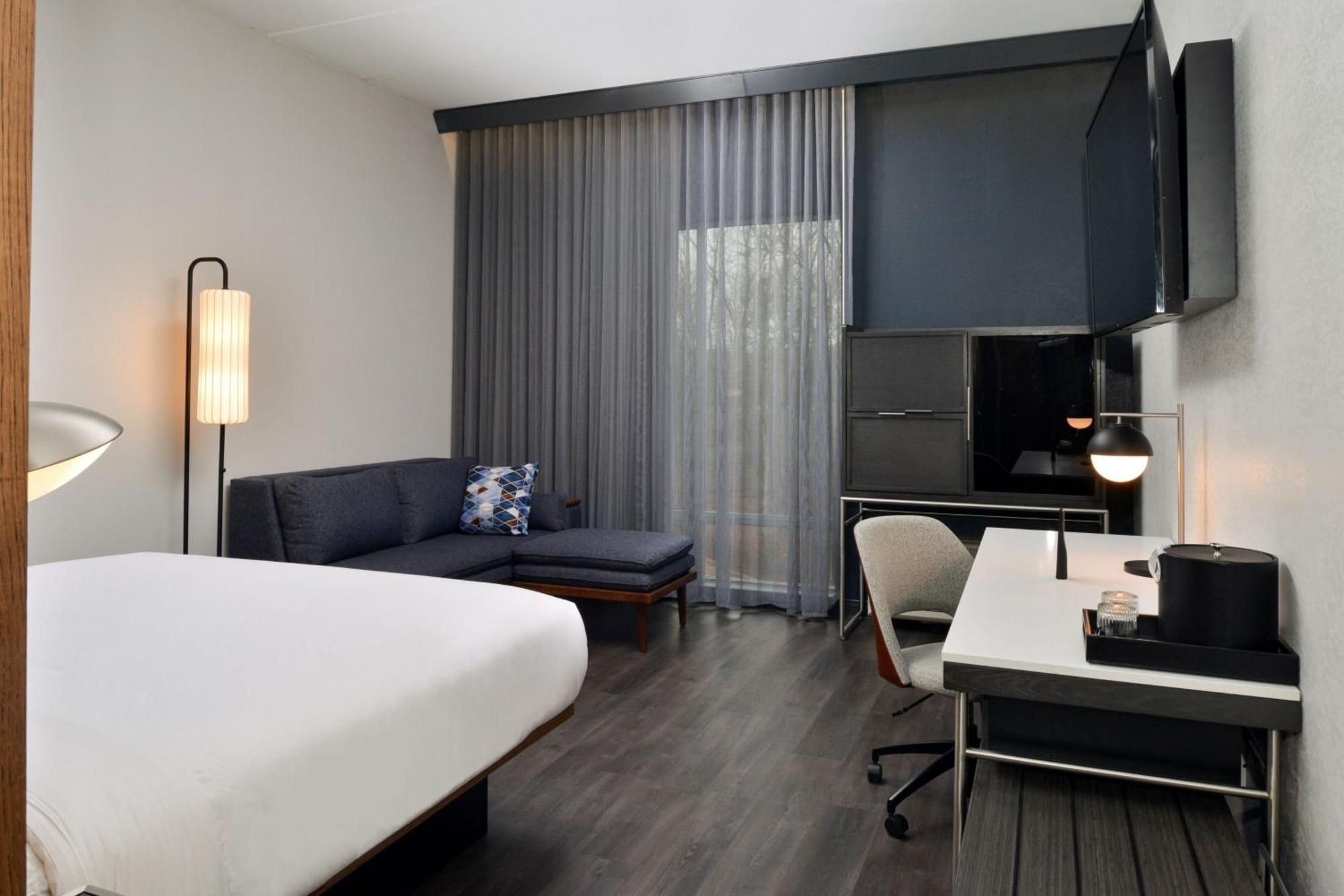 Courtyard By Marriott Raleigh Cary Crossroads Hotel ภายนอก รูปภาพ