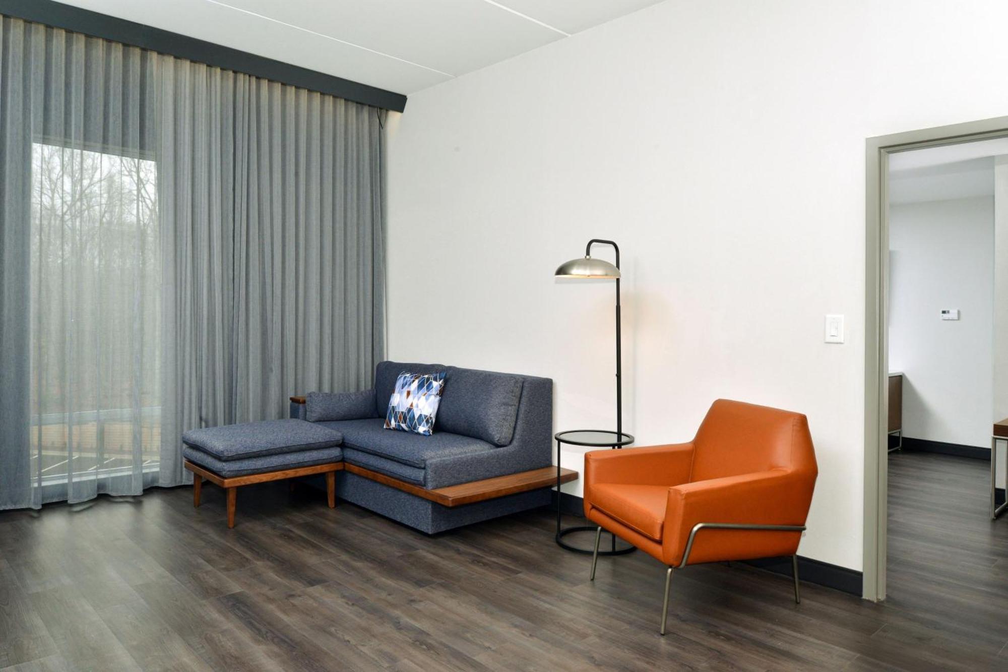 Courtyard By Marriott Raleigh Cary Crossroads Hotel ภายนอก รูปภาพ