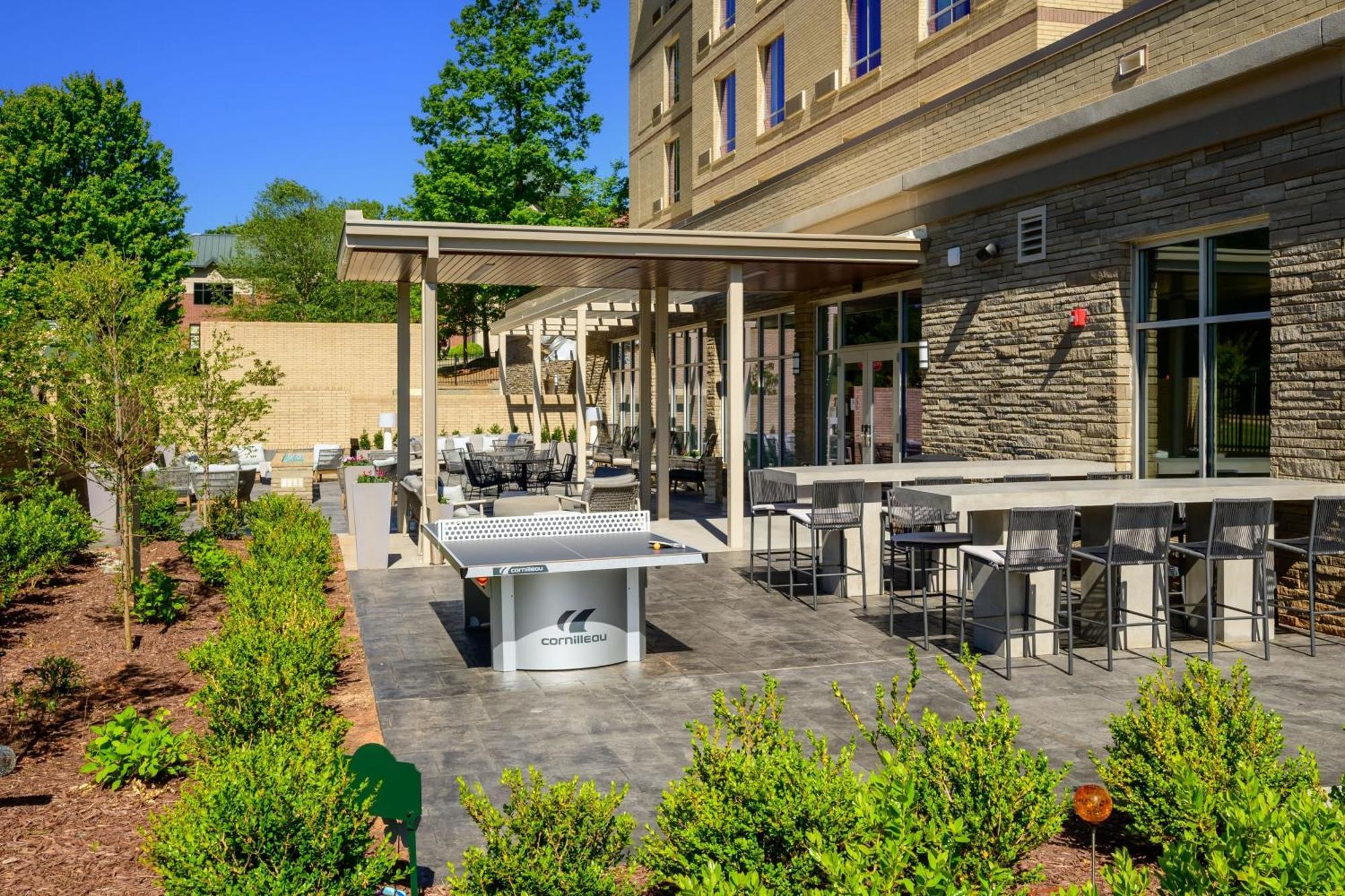 Courtyard By Marriott Raleigh Cary Crossroads Hotel ภายนอก รูปภาพ