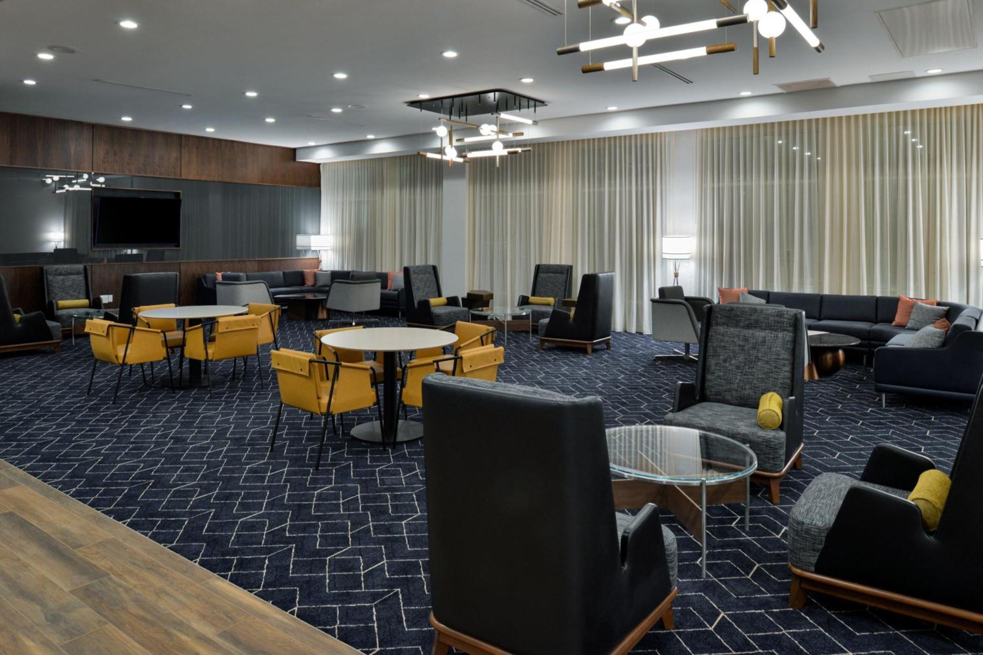 Courtyard By Marriott Raleigh Cary Crossroads Hotel ภายนอก รูปภาพ