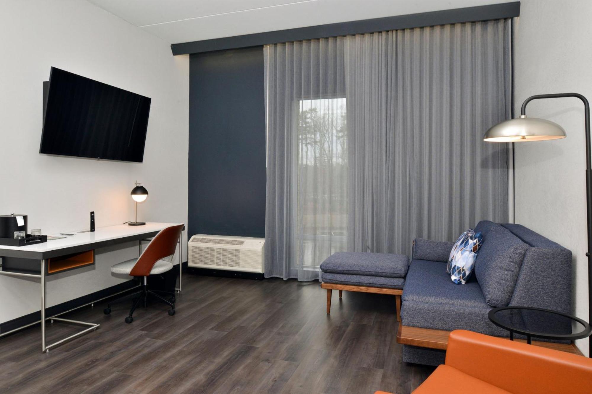 Courtyard By Marriott Raleigh Cary Crossroads Hotel ภายนอก รูปภาพ